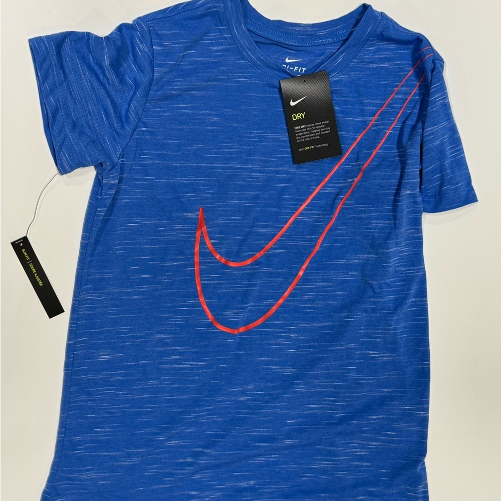 NWT Youth Girls Nike Shirt